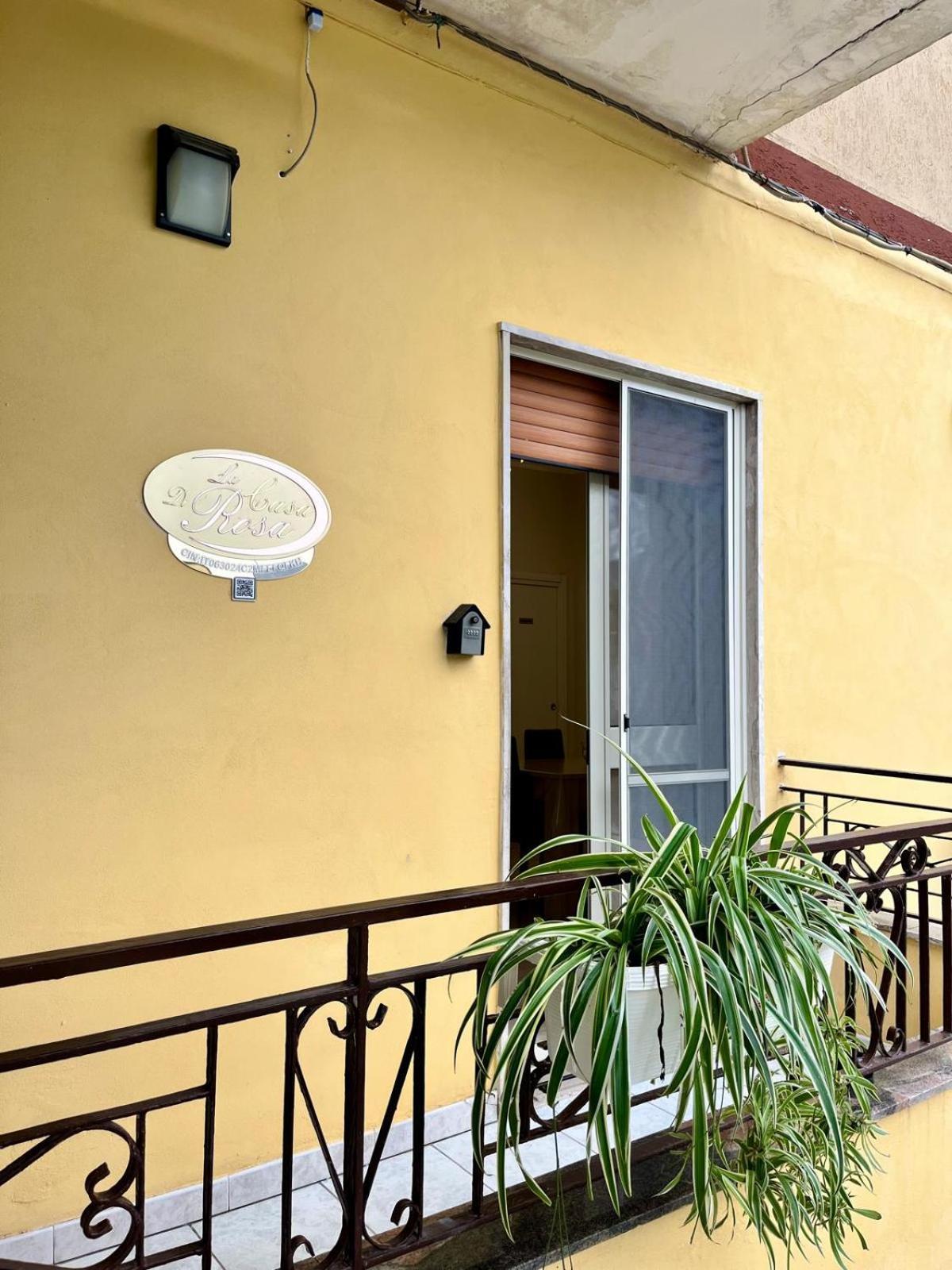 La Casa Di Rosa Hotel Castellammare di Stabia Luaran gambar
